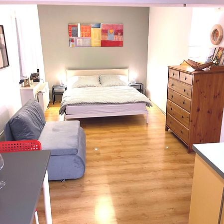 Charming Studio In The Old Town Appartement Bratislava Buitenkant foto