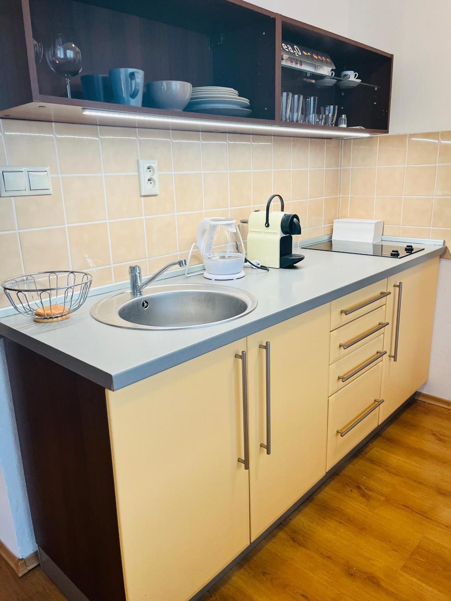Charming Studio In The Old Town Appartement Bratislava Buitenkant foto