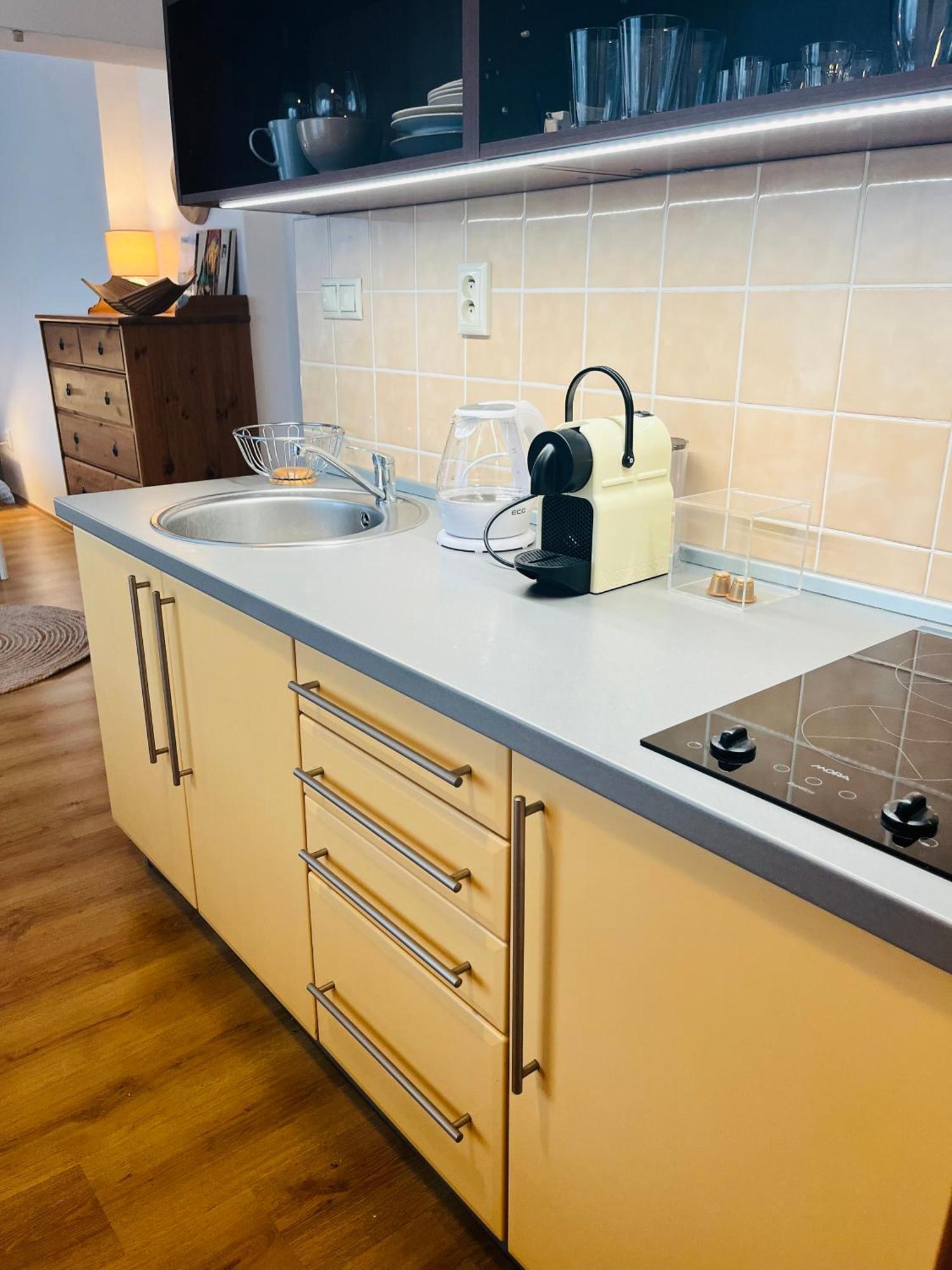 Charming Studio In The Old Town Appartement Bratislava Buitenkant foto